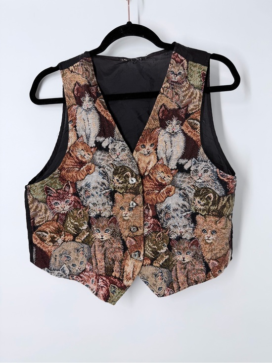 no brande Tops - Vintage Cat Tapestry Button-Up Vest
